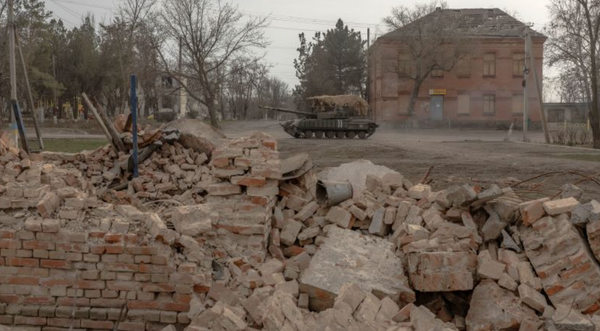 Russian Military Escalation: Territorial Advances and Strategic Bombardment